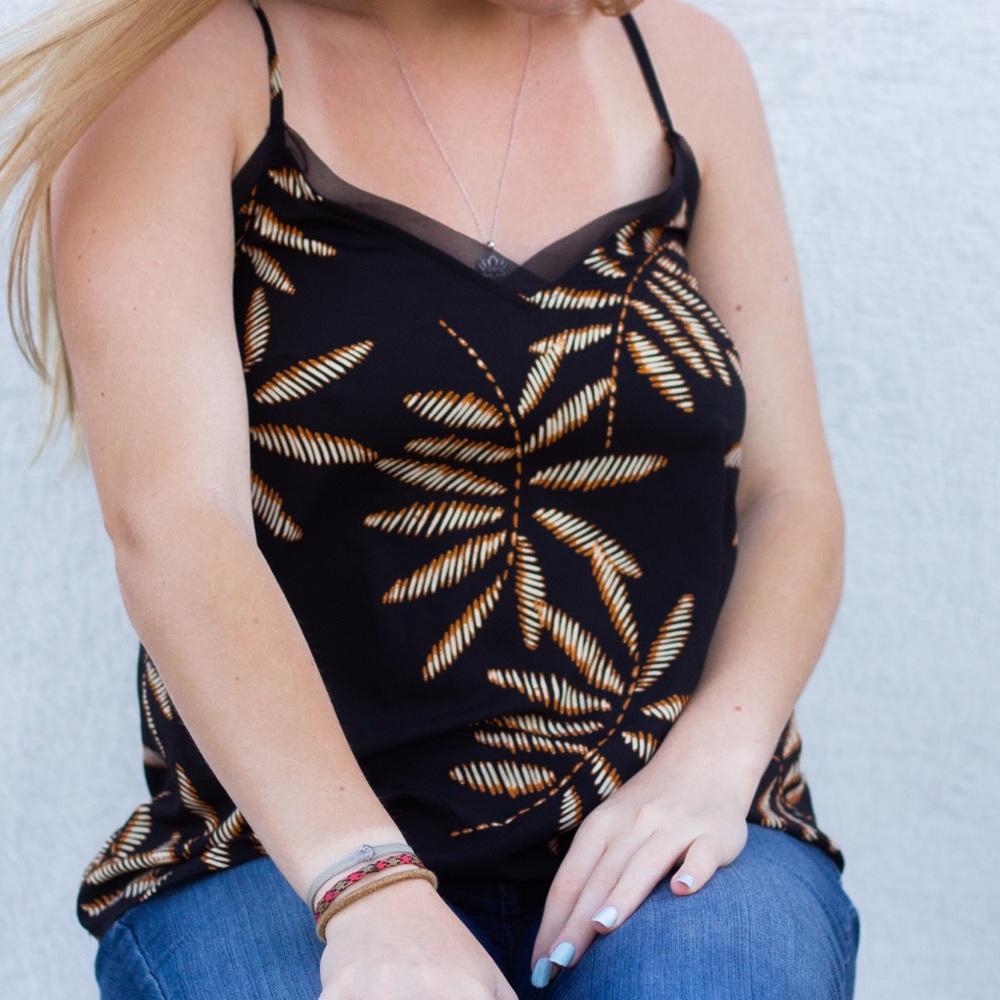 Black patterned tank - Picture 2 of 4